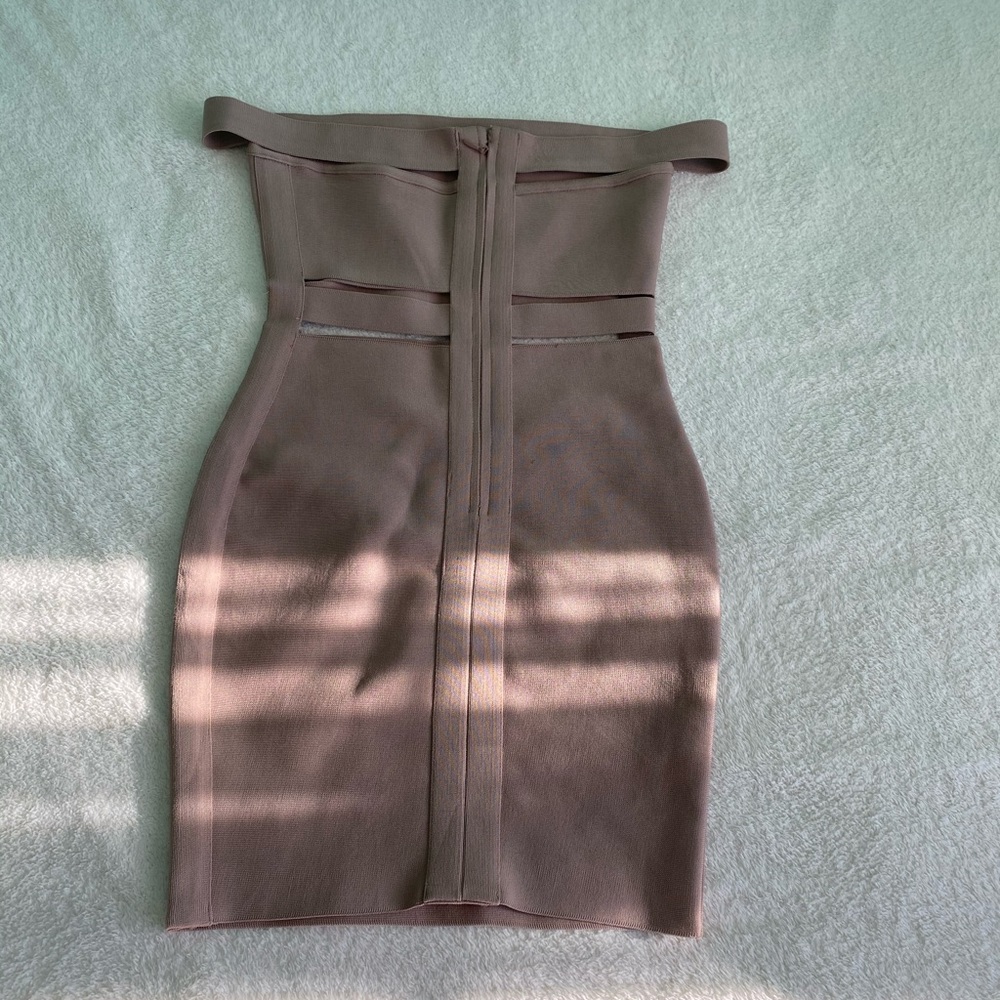 Dress - Picture 2 of 3
